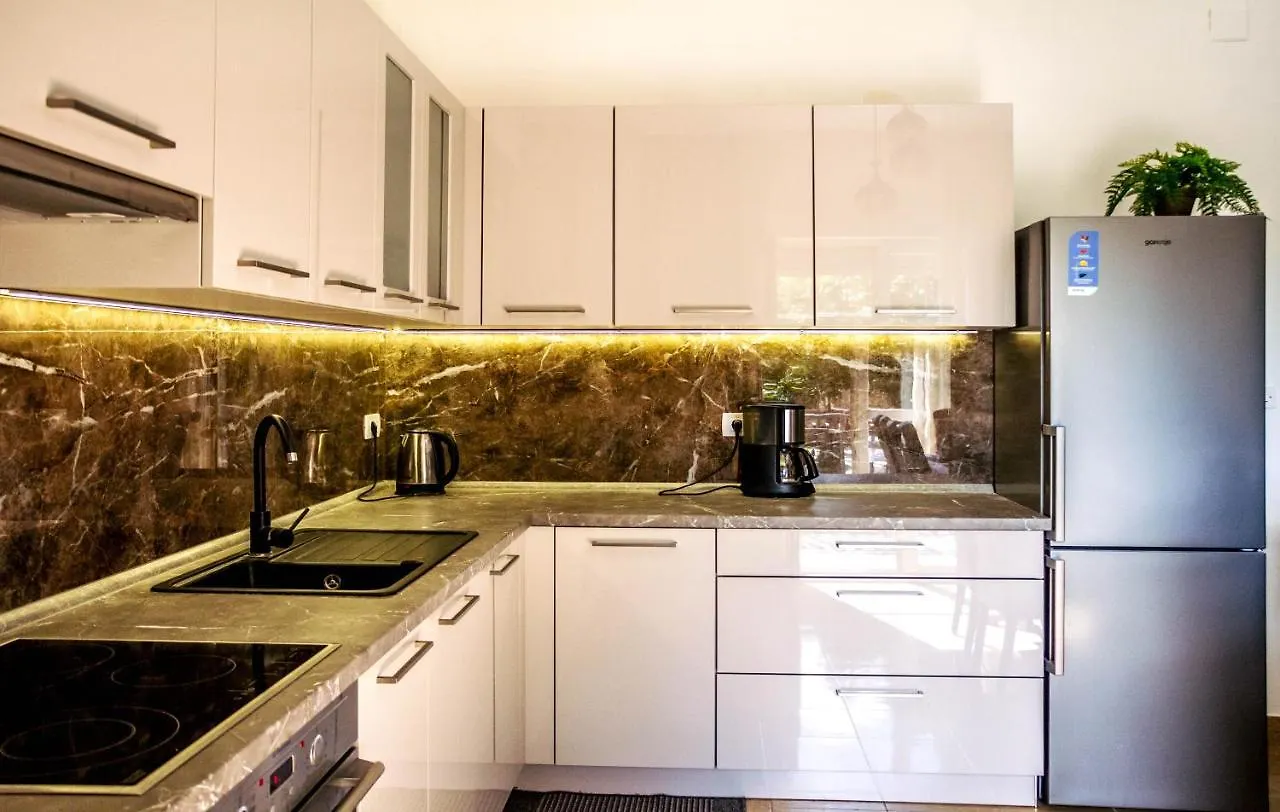Green Oasis Apartment Kastela Croatia