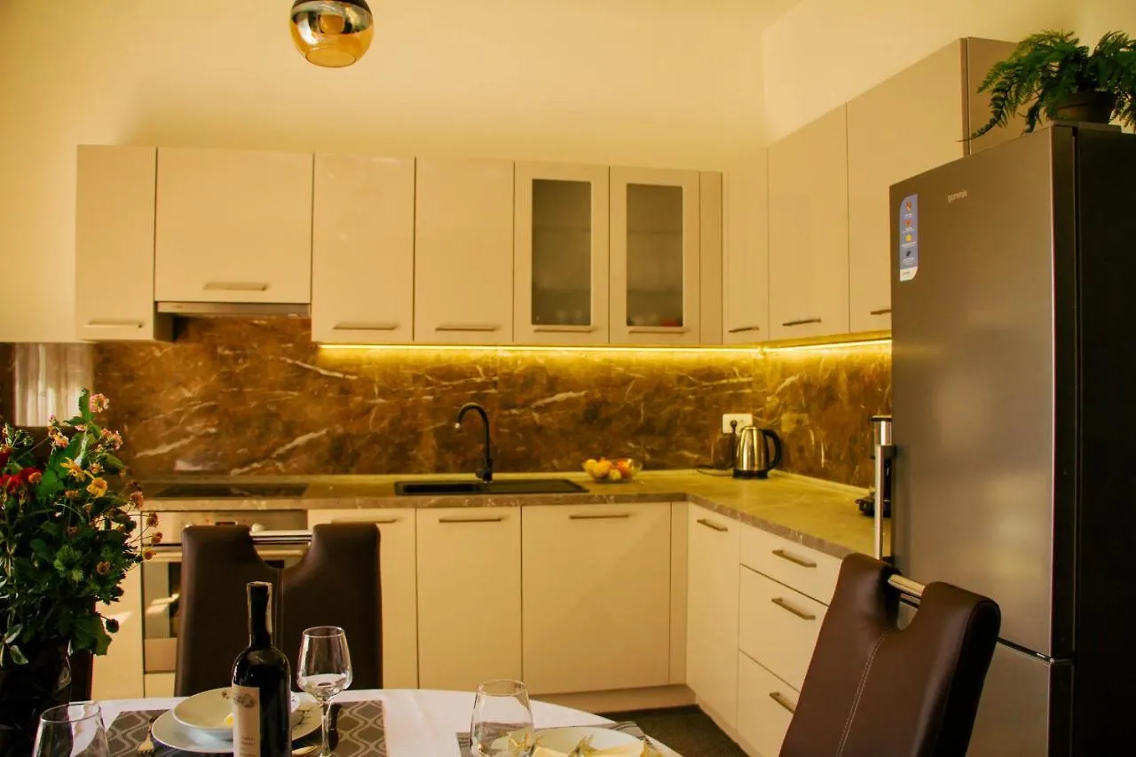 Green Oasis Apartment Kastela