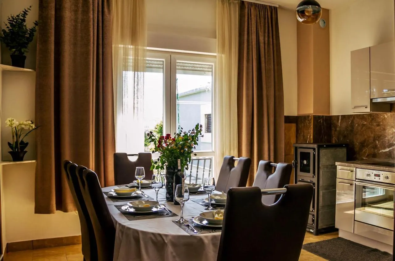 Green Oasis Apartment Kastela Croatia